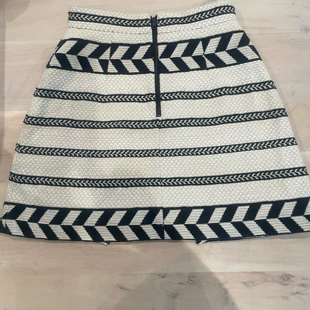 Alice + Olivia Black and White Striped Skirt - Picture 6 of 8
